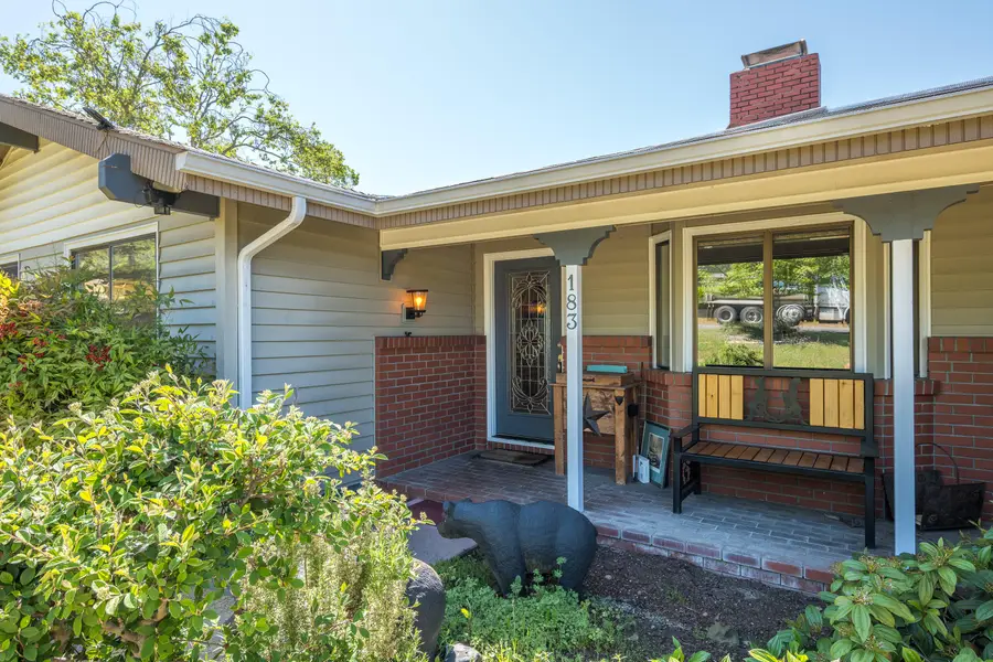 183 NE Scenic, Grants Pass, OR 97526 - Image #2