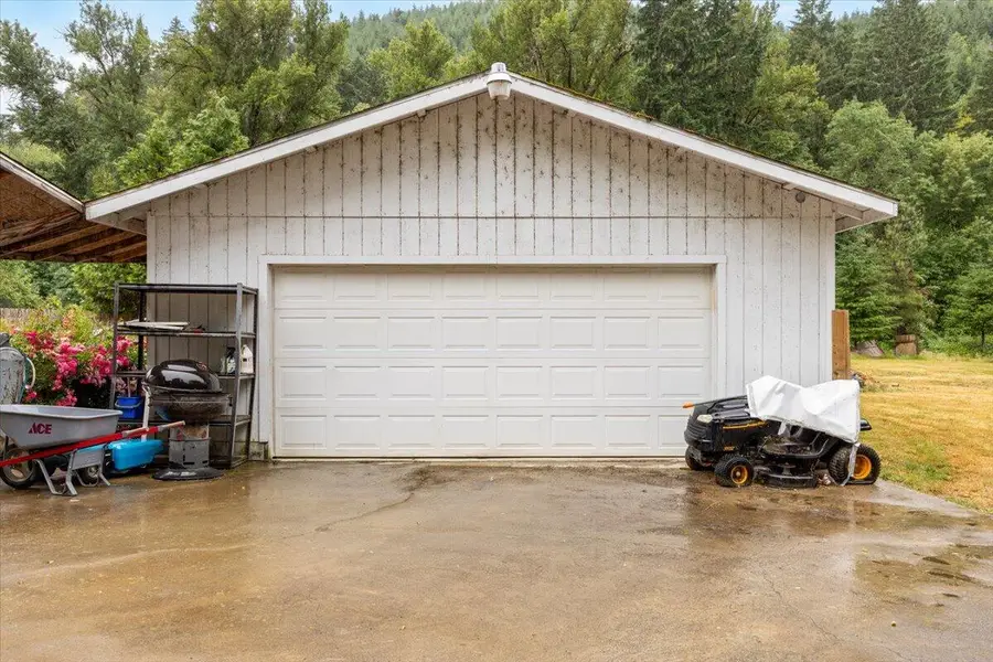 513 Barton, Glendale, OR 97442 - Image #2