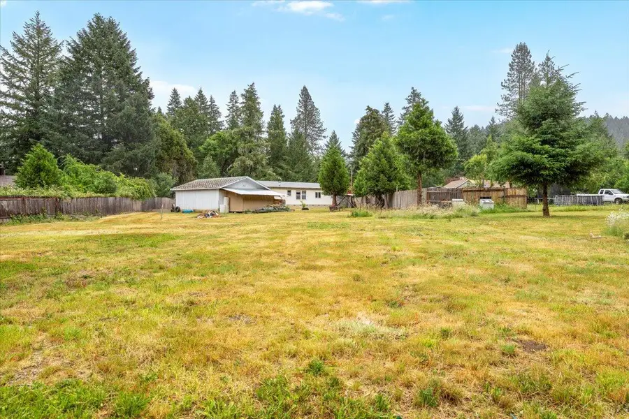 513 Barton, Glendale, OR 97442 - Image #3