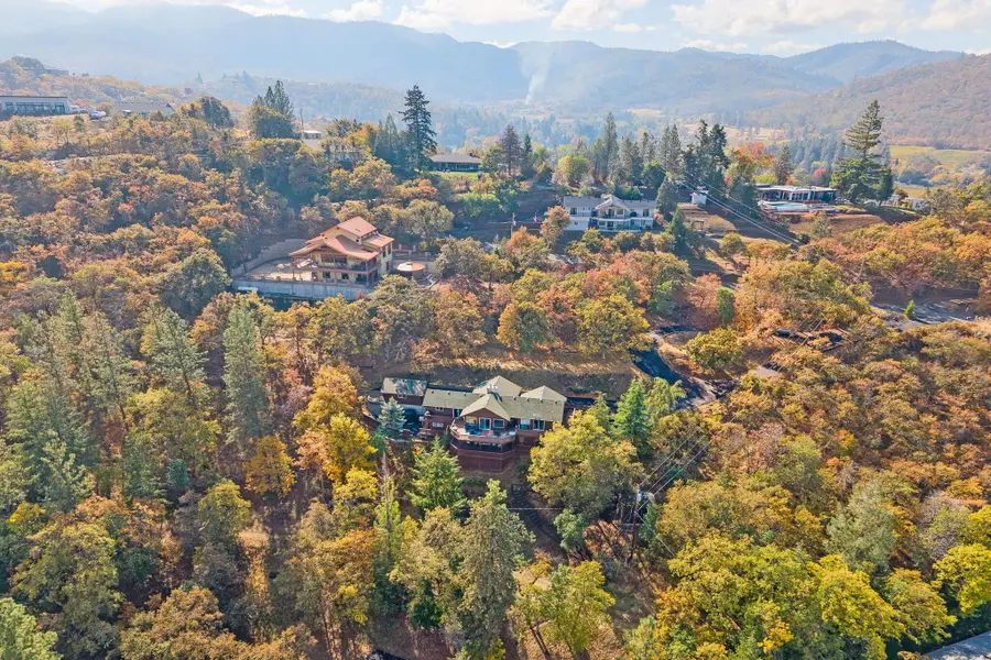 2070 Skyview, Medford, OR 97501 - Image #3