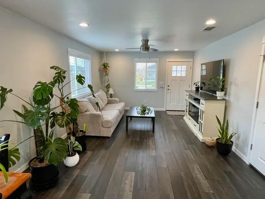 246 Reanna, Medford, OR 97501 - Image #2