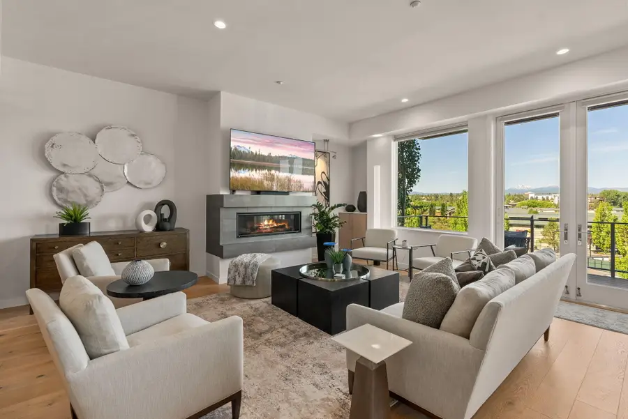 291 SW Bluff, Bend, OR 97702 - Image #2