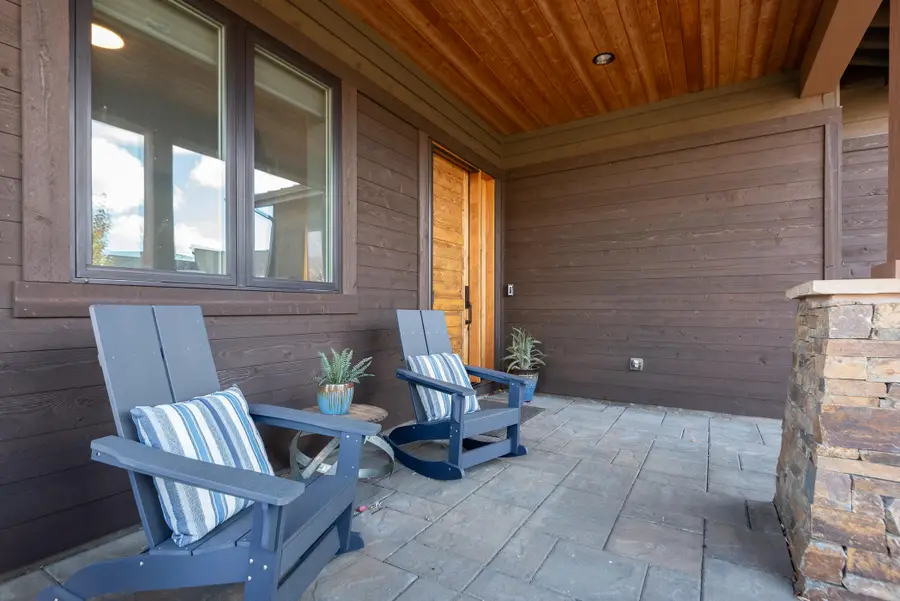 61358 Kindle Rock, Bend, OR 97702 - Image #2