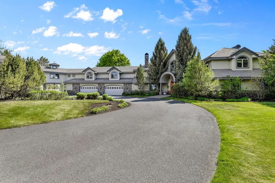 67480 Cloverdale, Bend, OR 97703 - Image #2