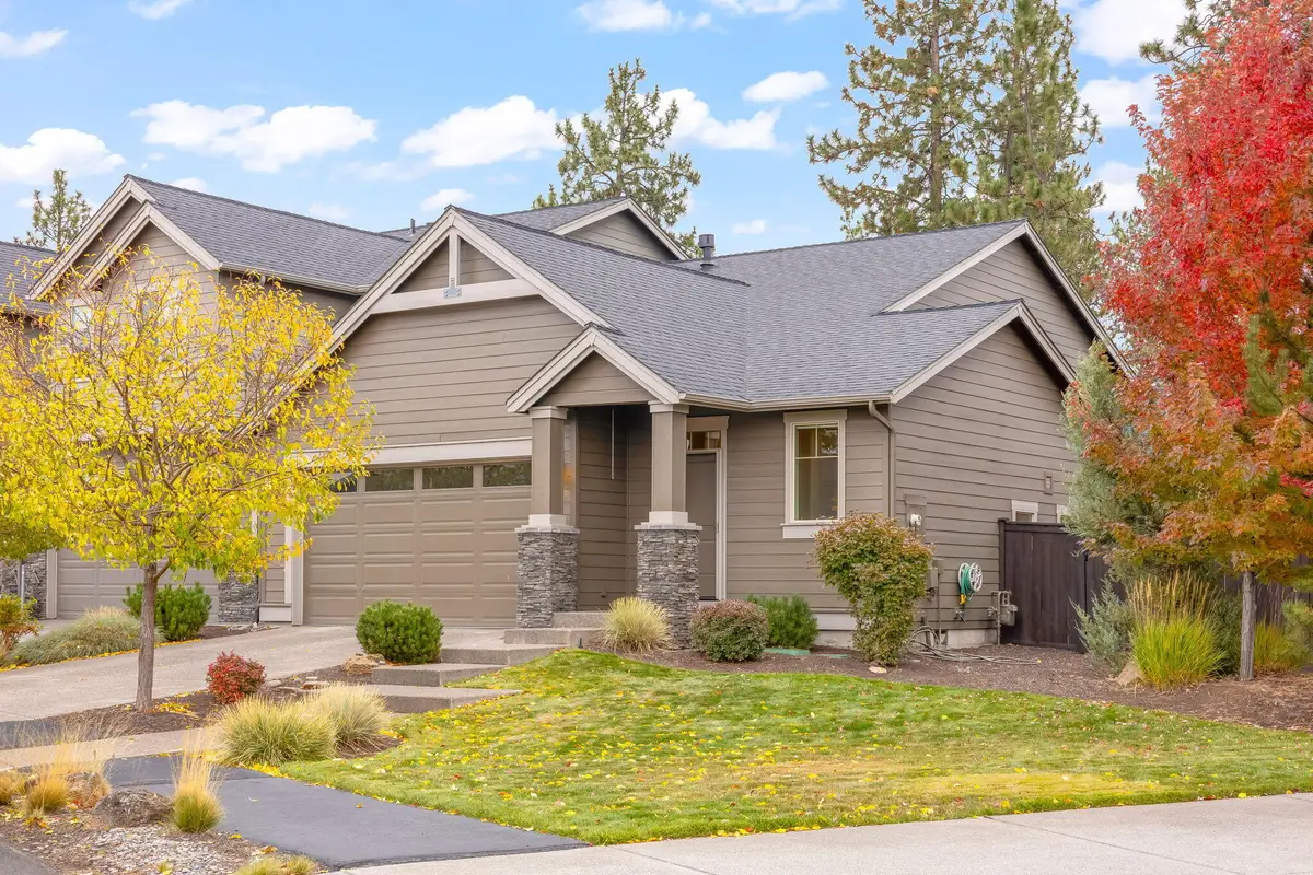 60383 Hedgewood, Bend, OR 97702 - Image #1