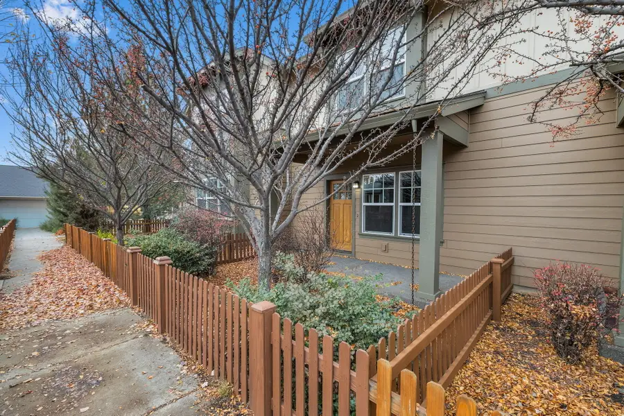 61704 Marigold, Bend, OR 97702 - Image #2