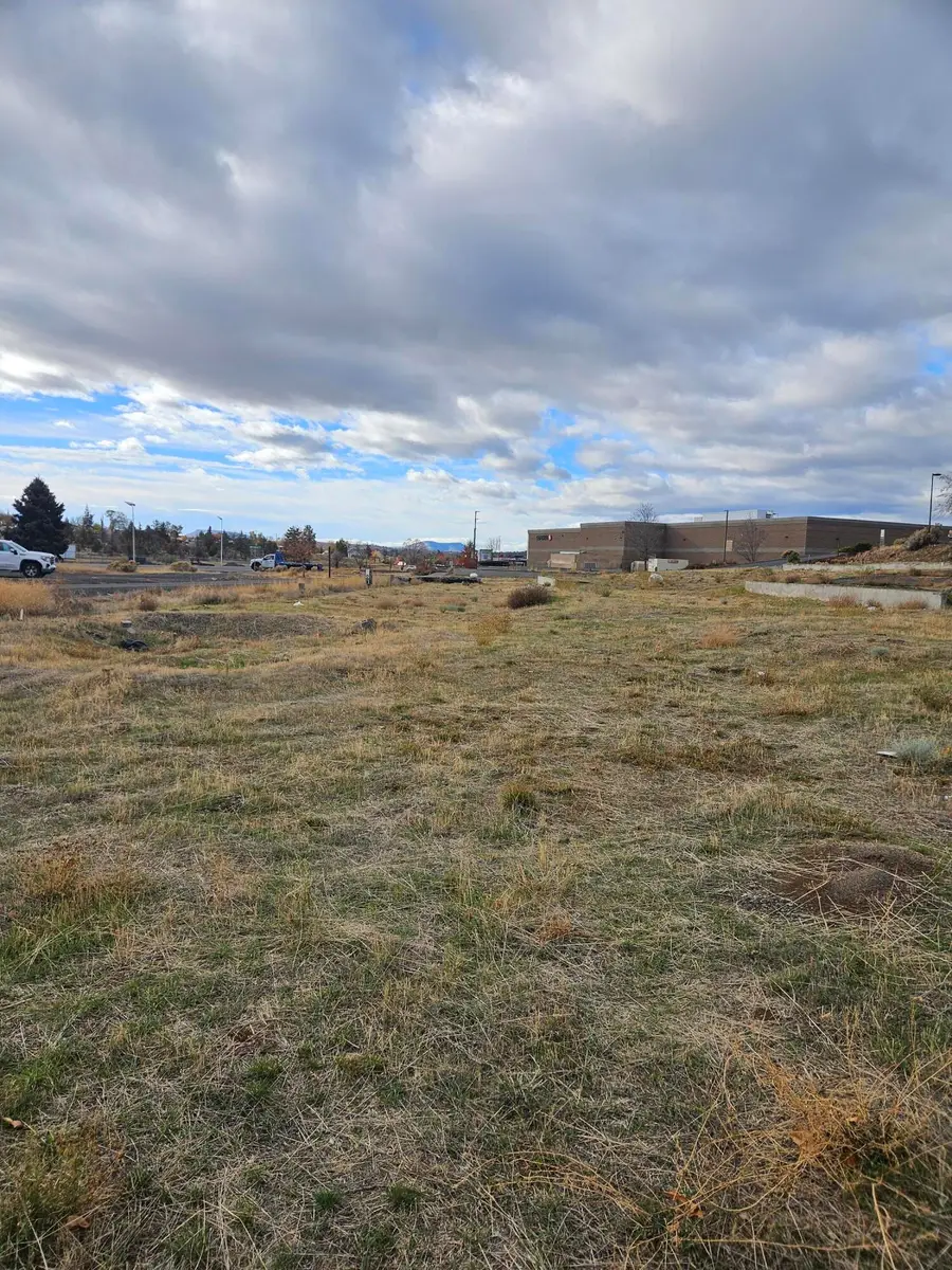 702 NE Highway 97, Madras, OR 97741 - Image #2