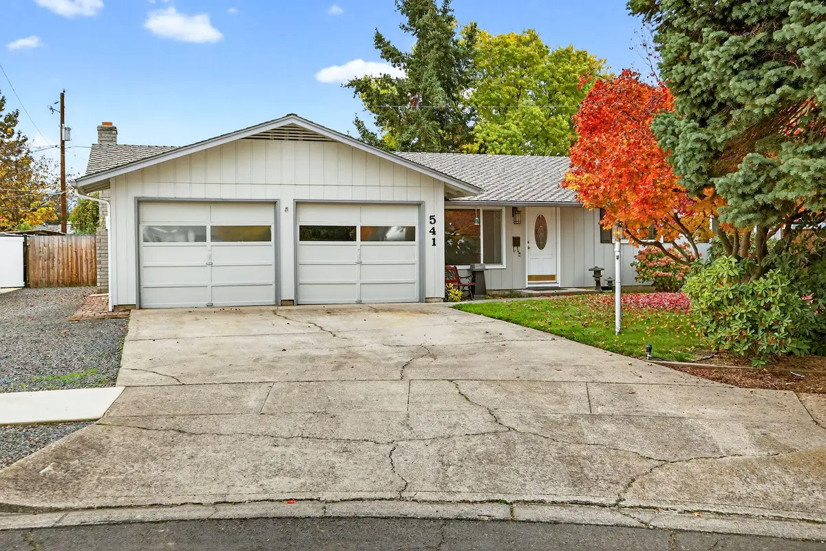 541 Barry, Medford, OR 97501 - Image #1