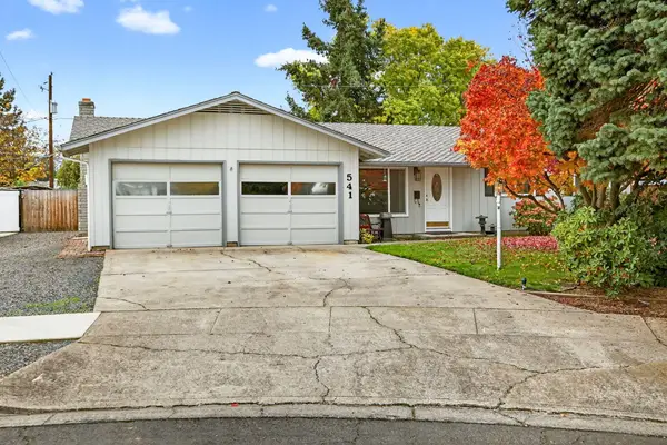 541 Barry, Medford, OR 97501