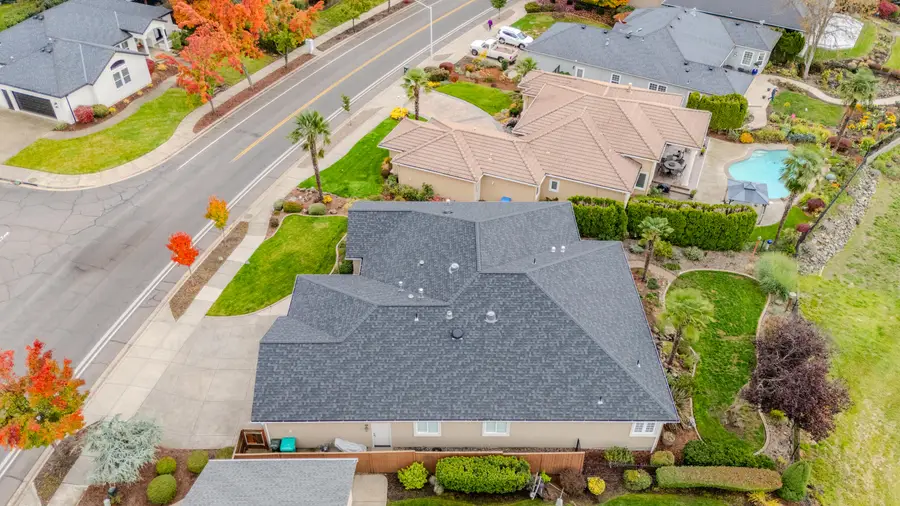 398 Robert Trent Jones, Eagle Point, OR 97524 - Image #3