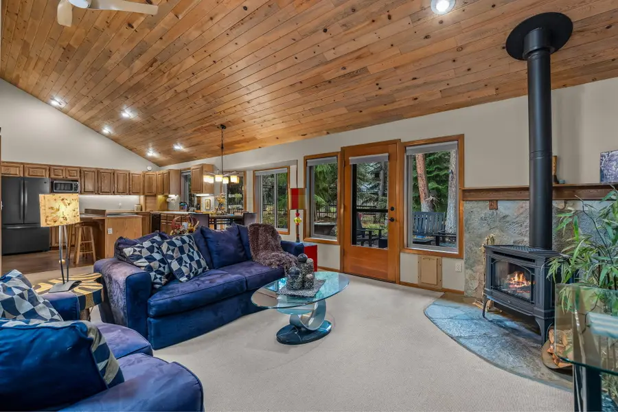 14860 Checkrein, Sisters, OR 97759 - Image #2