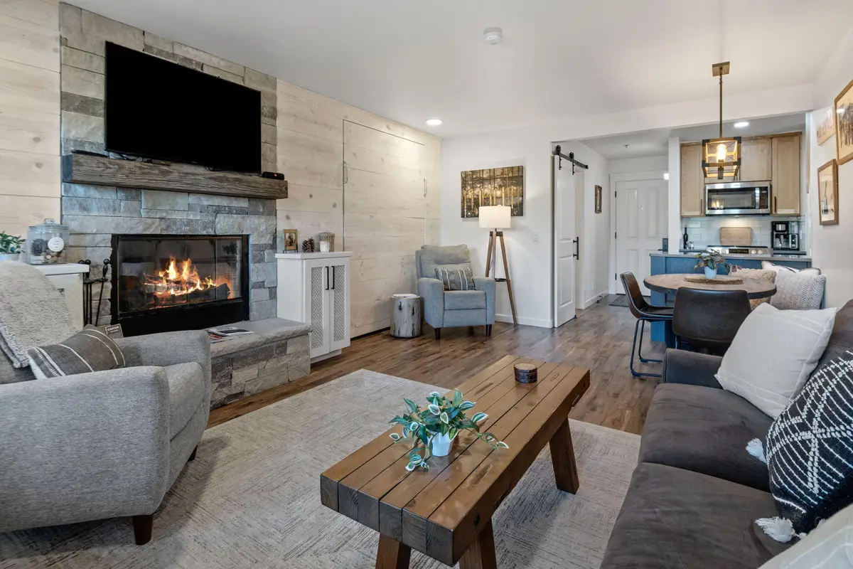 18575 Century, Bend, OR 97702 - Image #1