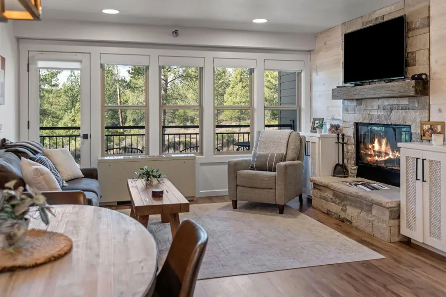 18575 Century, Bend, OR 97702 - Image #2