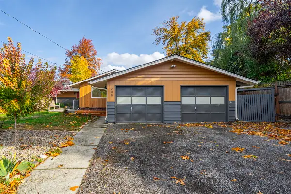 208 Oregon, Medford, OR 97504
