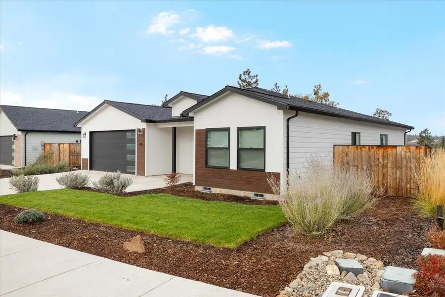 429 Arrowhead, Eagle Point, OR 97524 - Image #2