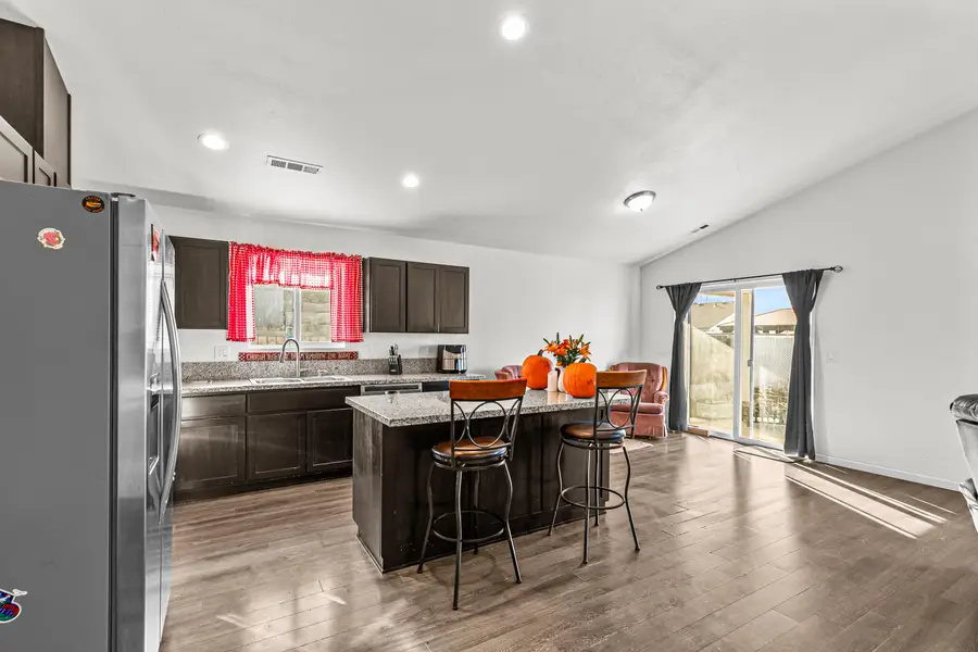 7843 Cadence, White City, OR 97503 - Image #3