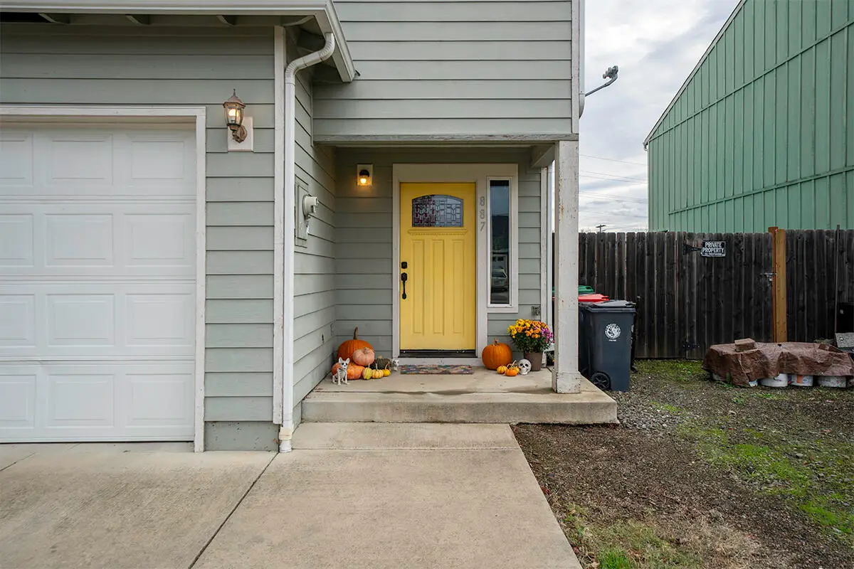 887 Silver Fox, Central Point, OR 97502 - Image #1