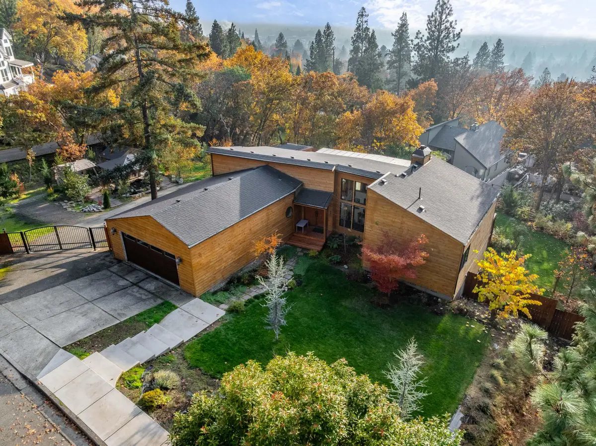 1710 NE Sunset, Grants Pass, OR 97526 - Image #1