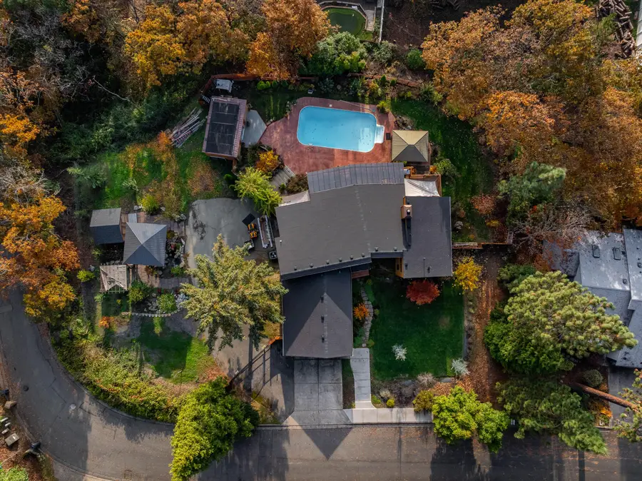 1710 NE Sunset, Grants Pass, OR 97526 - Image #2