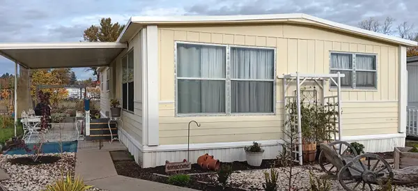 112 Briarwood, Grants Pass, OR 97526