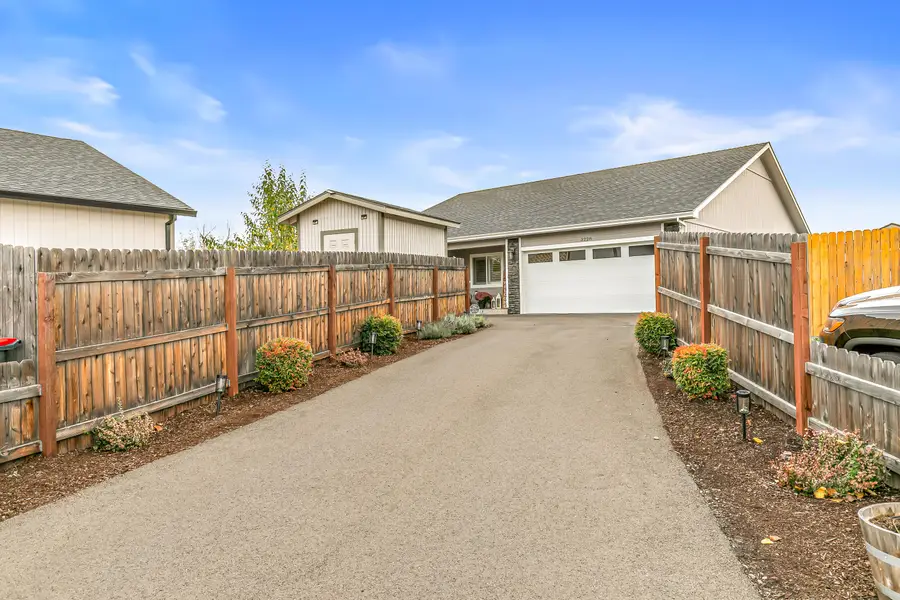 3228 Ramie, White City, OR 97503 - Image #2