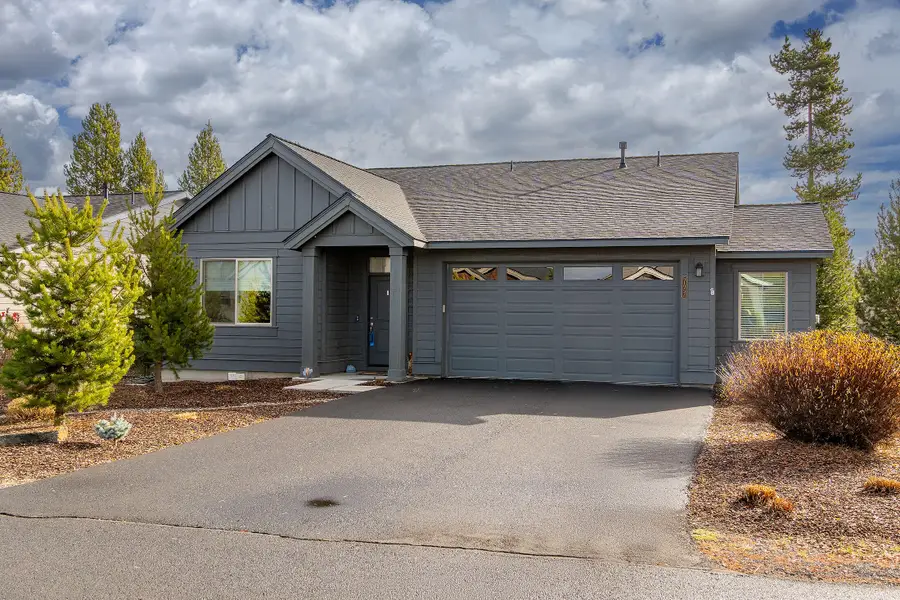 51952 Settler, La Pine, OR 97739 - Image #2