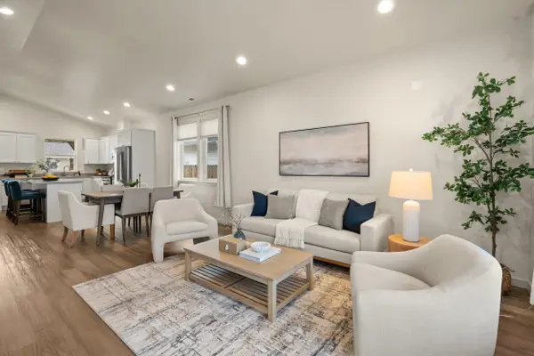 212 Willow, Talent, OR 97540