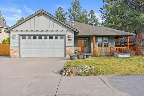 60808 SE Sawtooth Mountain, Bend, OR 97702