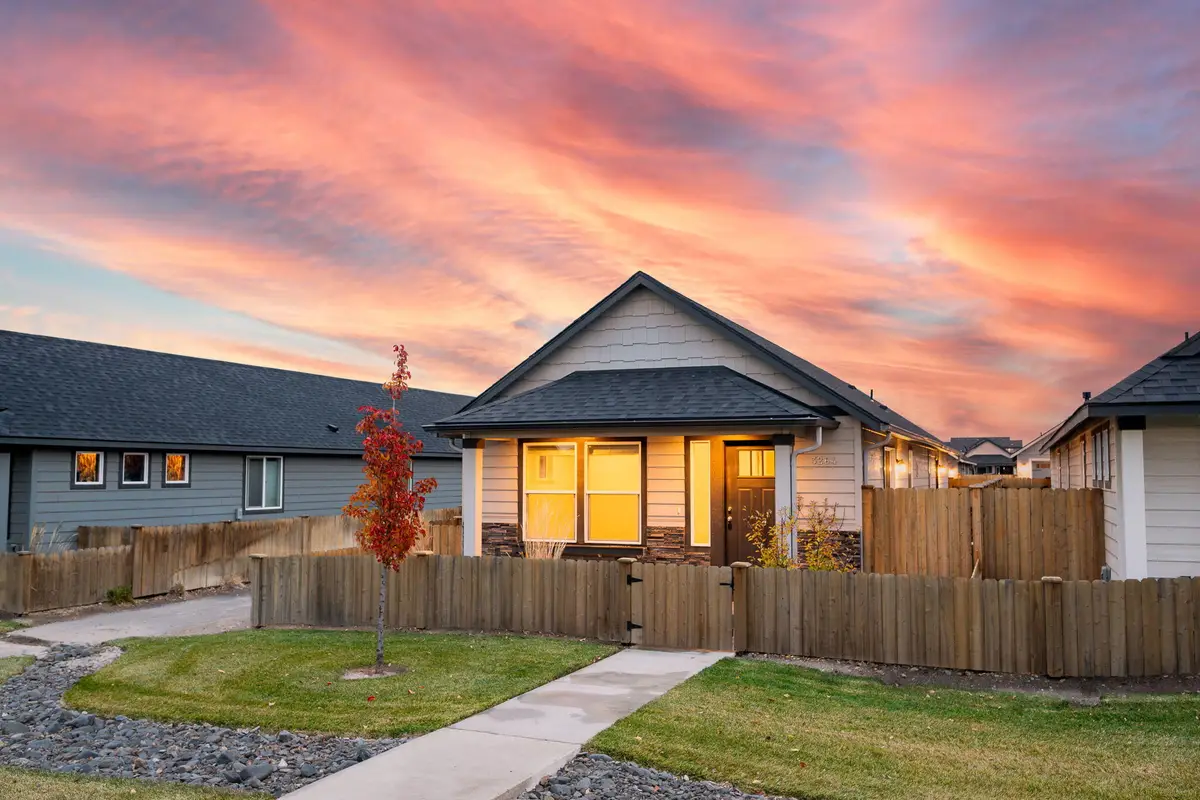 3264 NW 10th, Redmond, OR 97756 - Image #1