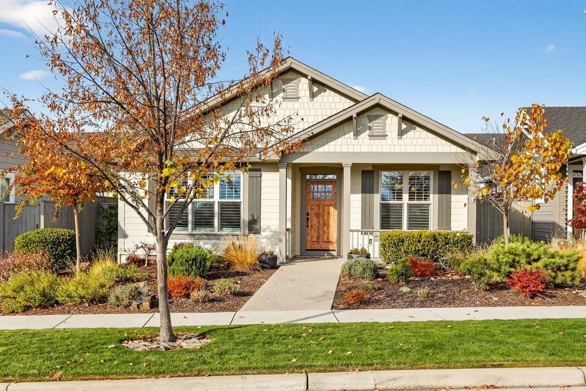 3957 Shamrock, Medford, OR 97504 - Image #1