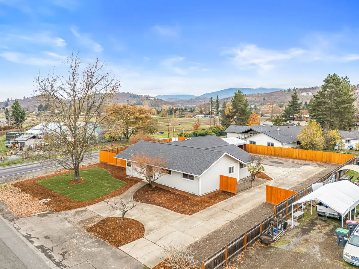 1905 Archer, Medford, OR 97501 - Image #1