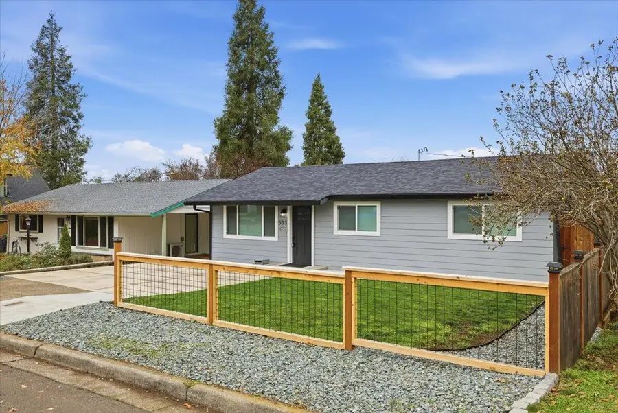 533 Pearl, Medford, OR 97504 - Image #2