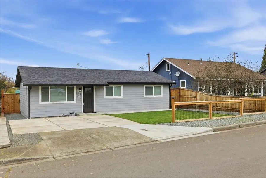 533 Pearl, Medford, OR 97504 - Image #3