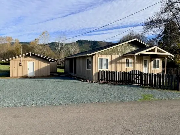 2571 E Evans Creek, Rogue River, OR 97537