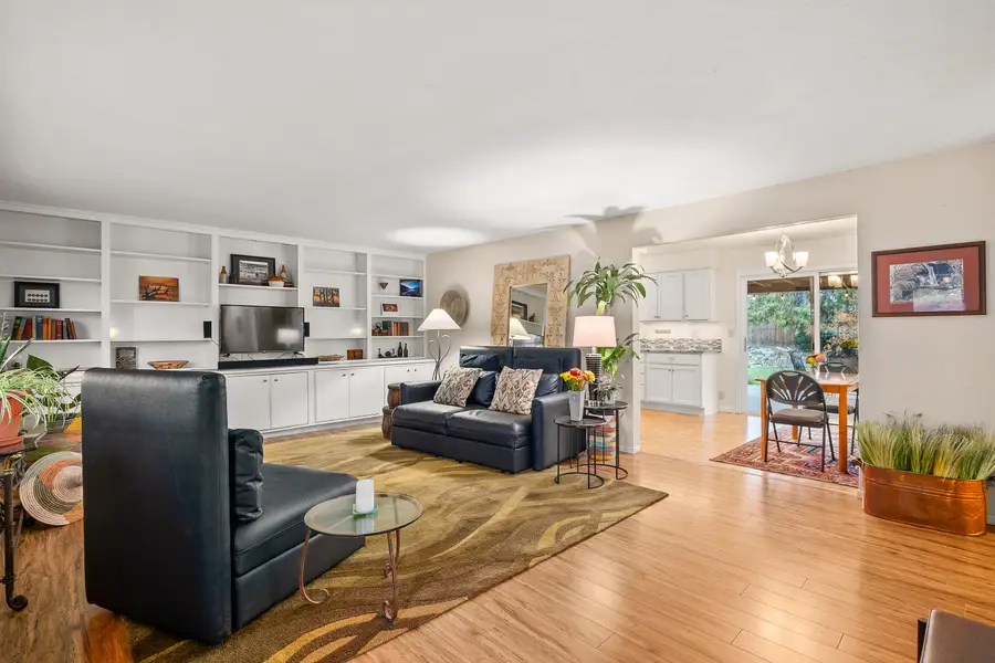 905 Comet, Central Point, OR 97502 - Image #3