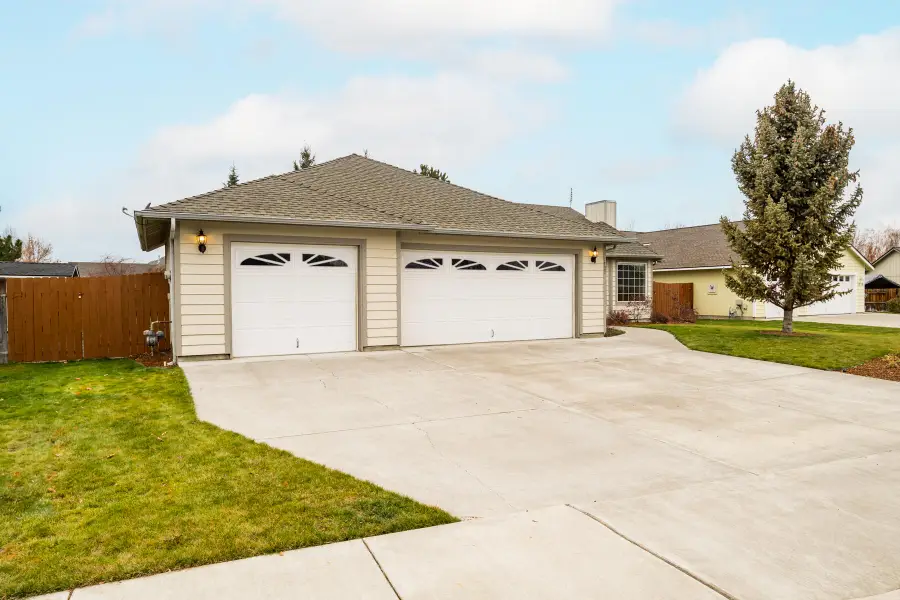1707 NW 20th, Redmond, OR 97756 - Image #2