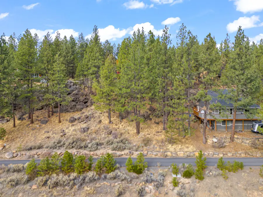 19520 SW Century, Bend, OR 97702 - Image #2