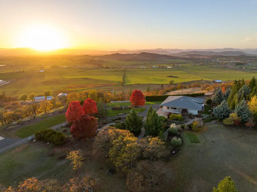 1237 Brownsboro-meridian, Eagle Point, OR 97524 - Image #2