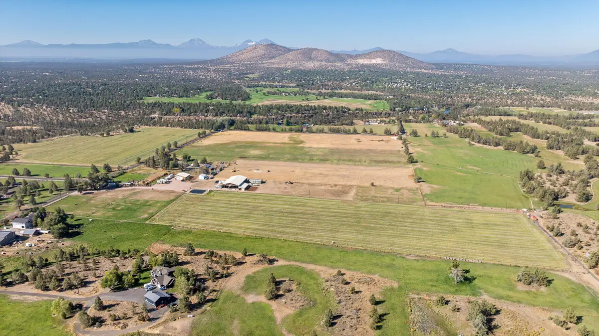 5755 SW Obsidian, Redmond, OR 97756 - Image #1