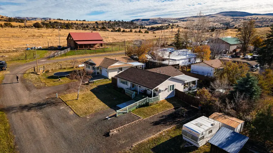 1225 B Street, Fossil, OR 97830 - #2