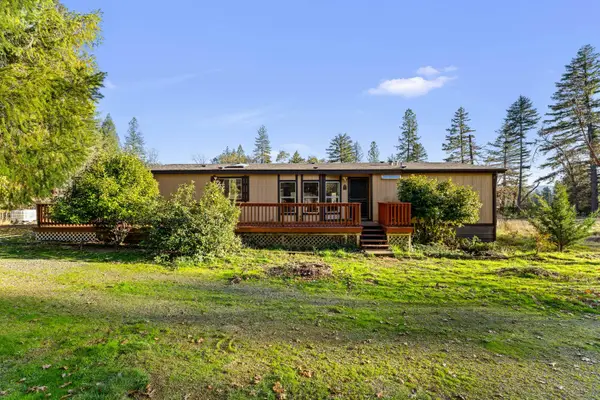 1867 Draper Valley, Selma, OR 97538