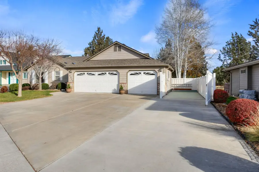 4218 SW Tommy Armour, Redmond, OR 97756 - Image #2