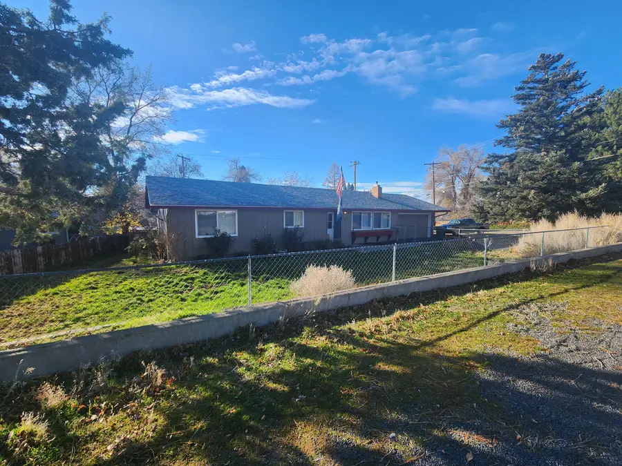 1902 Carlson, Klamath Falls, OR 97603 - Image #3