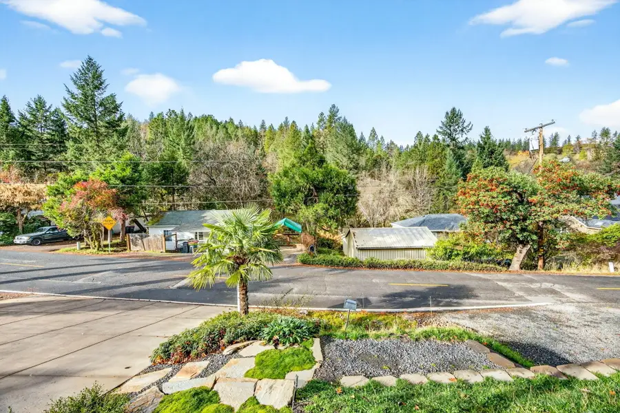 1055 S 3rd, Jacksonville, OR 97530 - Image #2