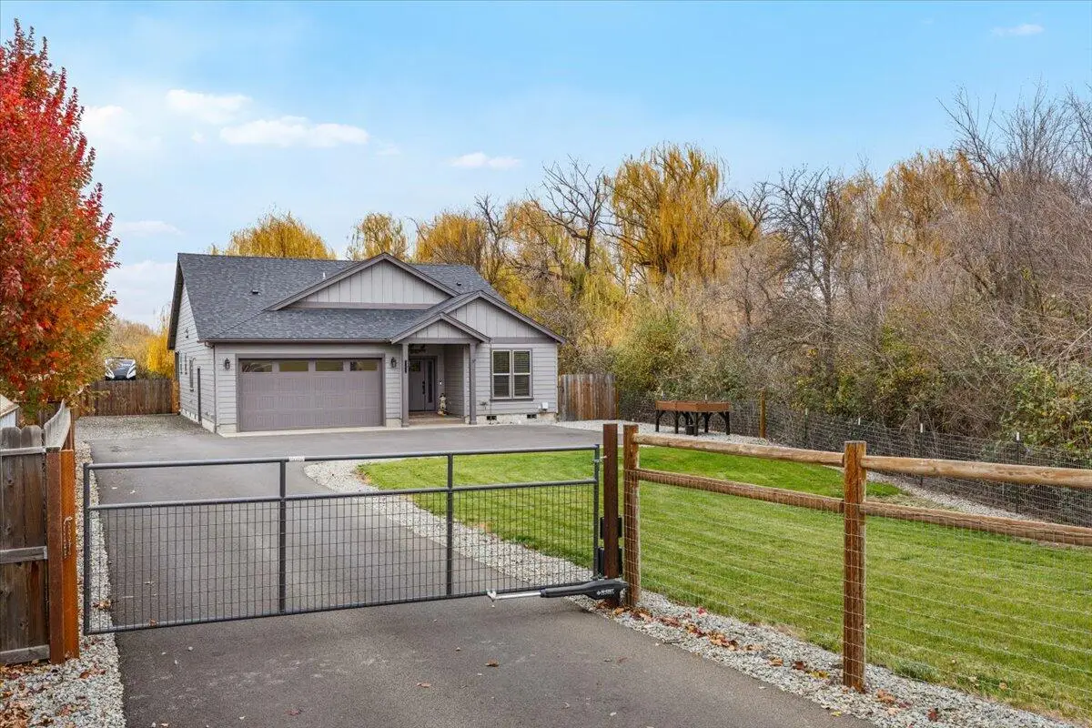 3285 Springbrook, Medford, OR 97504 - Image #1