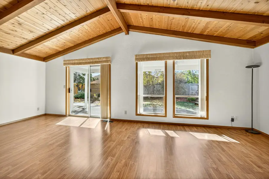 465 Creekside, Central Point, OR 97502 - Image #3