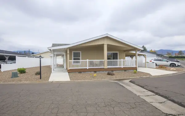 333 Mountain View, Talent, OR 97540