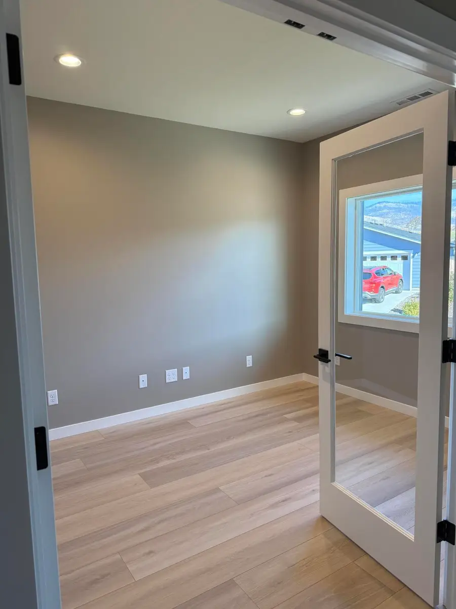 337 Quail, Talent, OR 97540 - Image #3