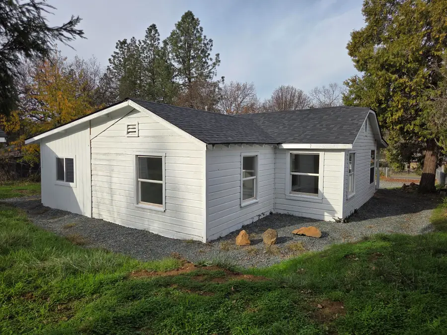 2855 Hamilton, Grants Pass, OR 97527 - Image #2