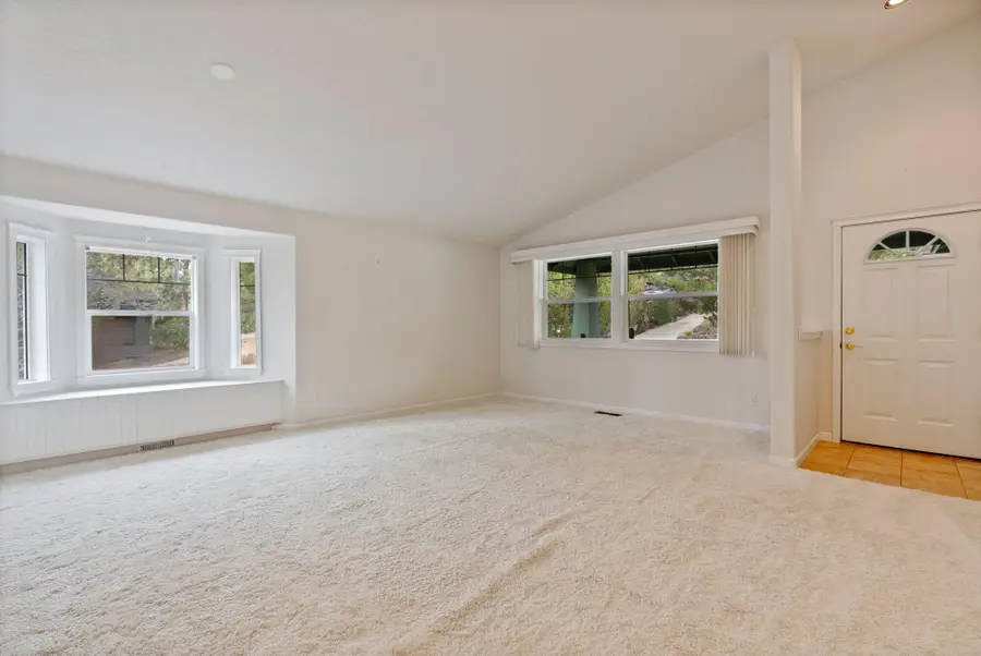 2627 NW Rainbow Ridge, Bend, OR 97703 - Image #3